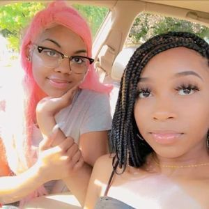 Meet your Posher, Duka